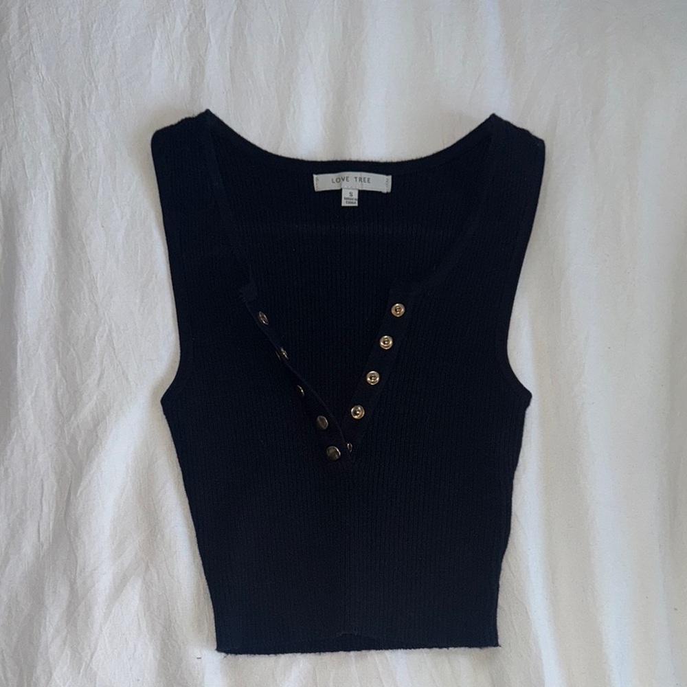 Love Tree Black Sleeveless Crop Tank Top